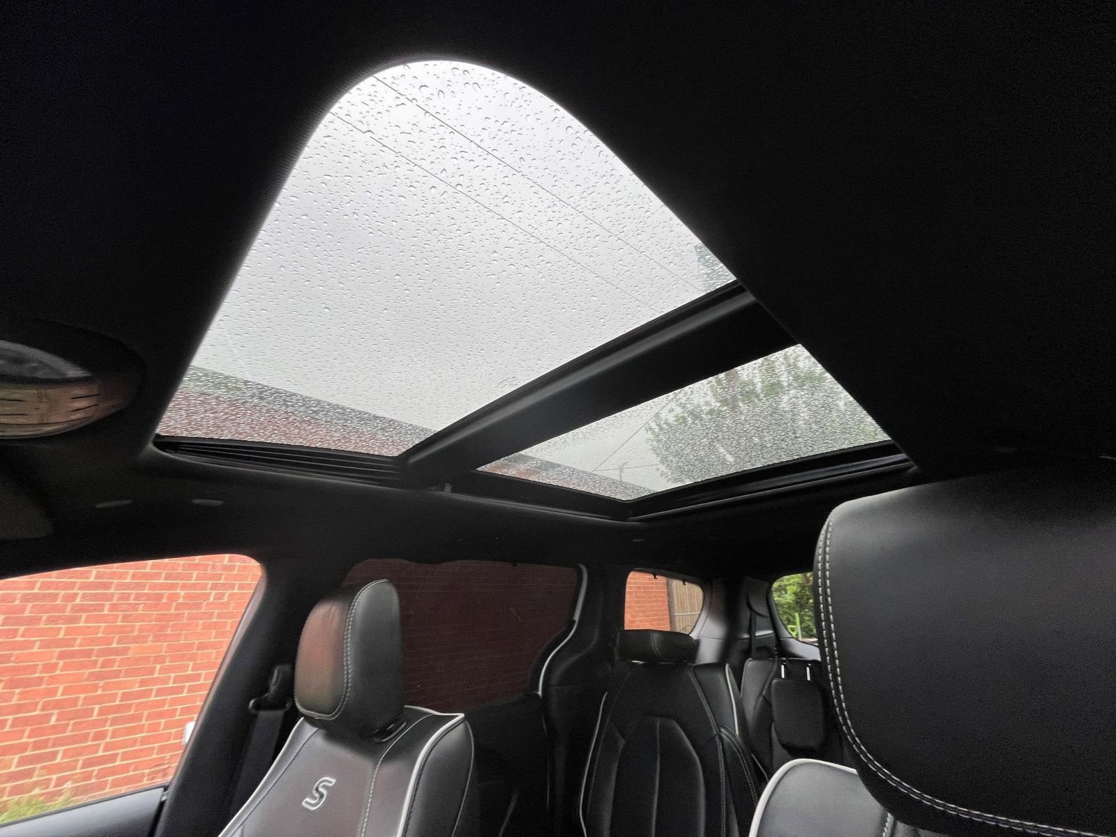 Used 2025 Chrysler Pacifica Limited FWD image 31