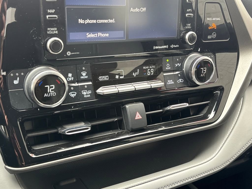 Used 2022 Toyota Highlander XLE image 12