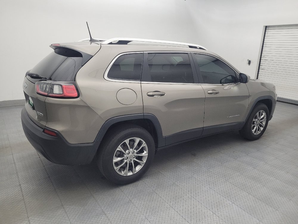 Used 2019 Jeep Cherokee Latitude Plus w/ Cold Weather Group AWD/4WD image 10