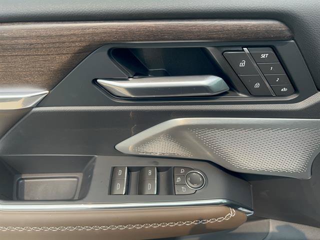 New 2026 GMC Acadia Denali Ultimate w/ LPO, Floor Liner Package AWD/4WD image 10