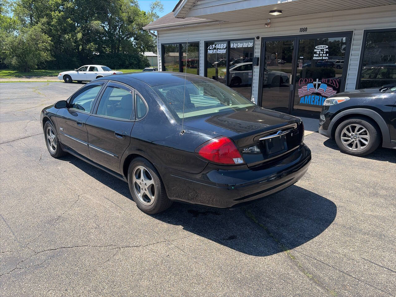 Used 2003 Ford Taurus SEL FWD image 2
