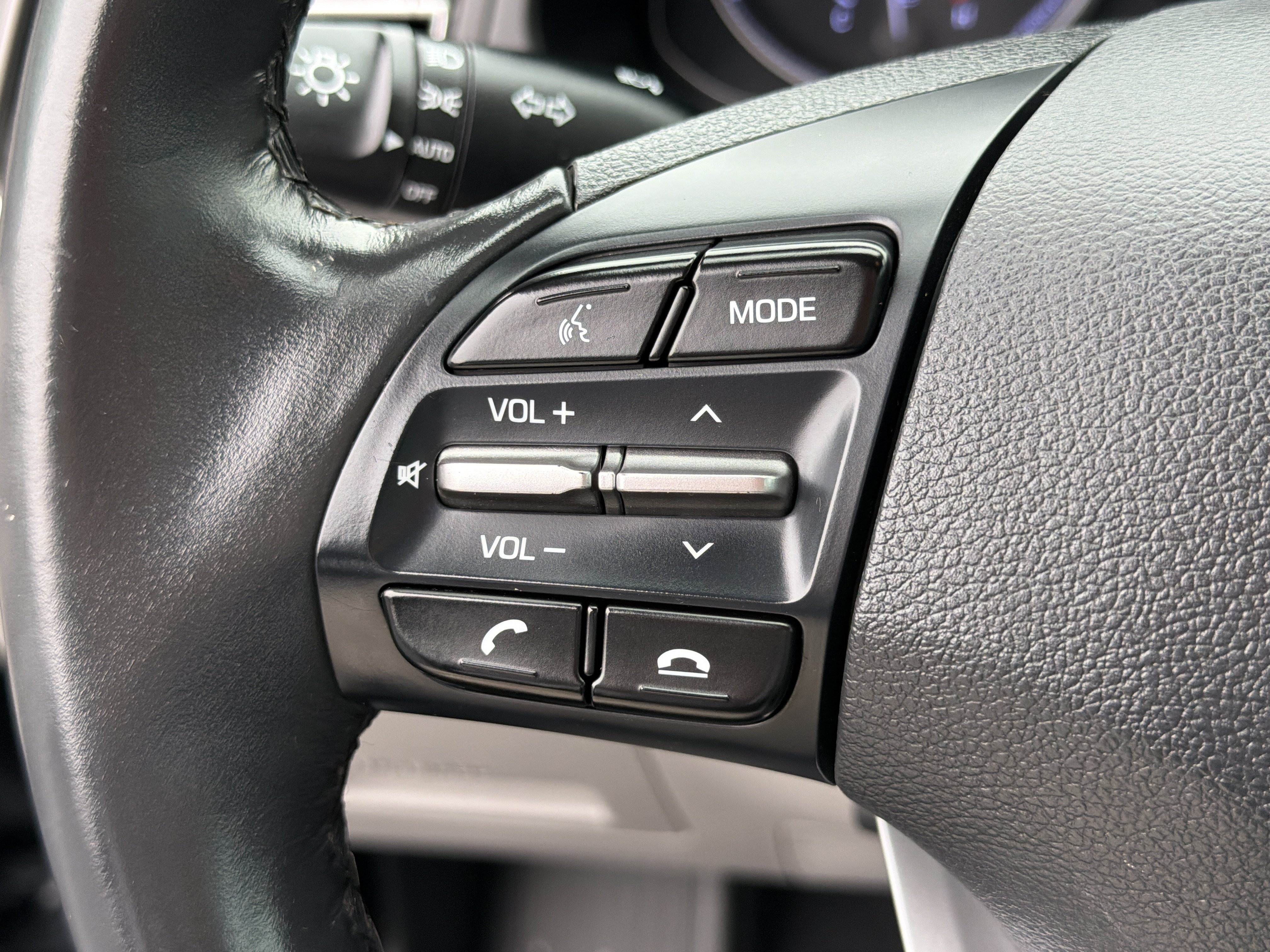 Used 2019 Hyundai Elantra Limited FWD image 19