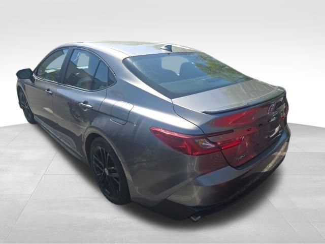 Used 2025 Toyota Camry SE FWD image 3