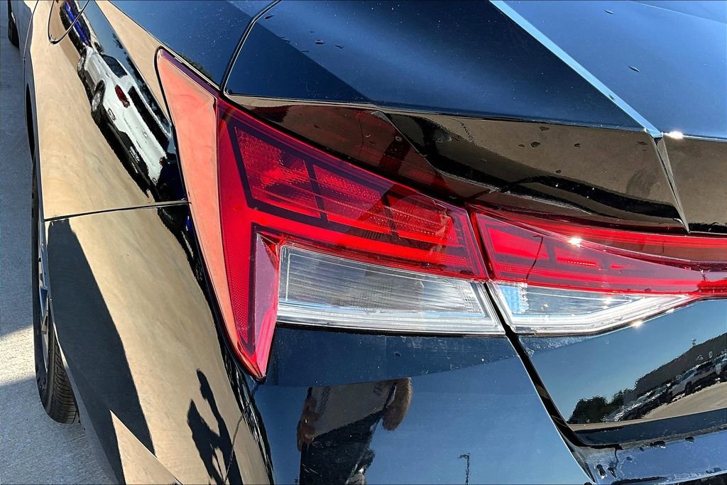 New 2025 Hyundai Elantra Blue FWD image 30