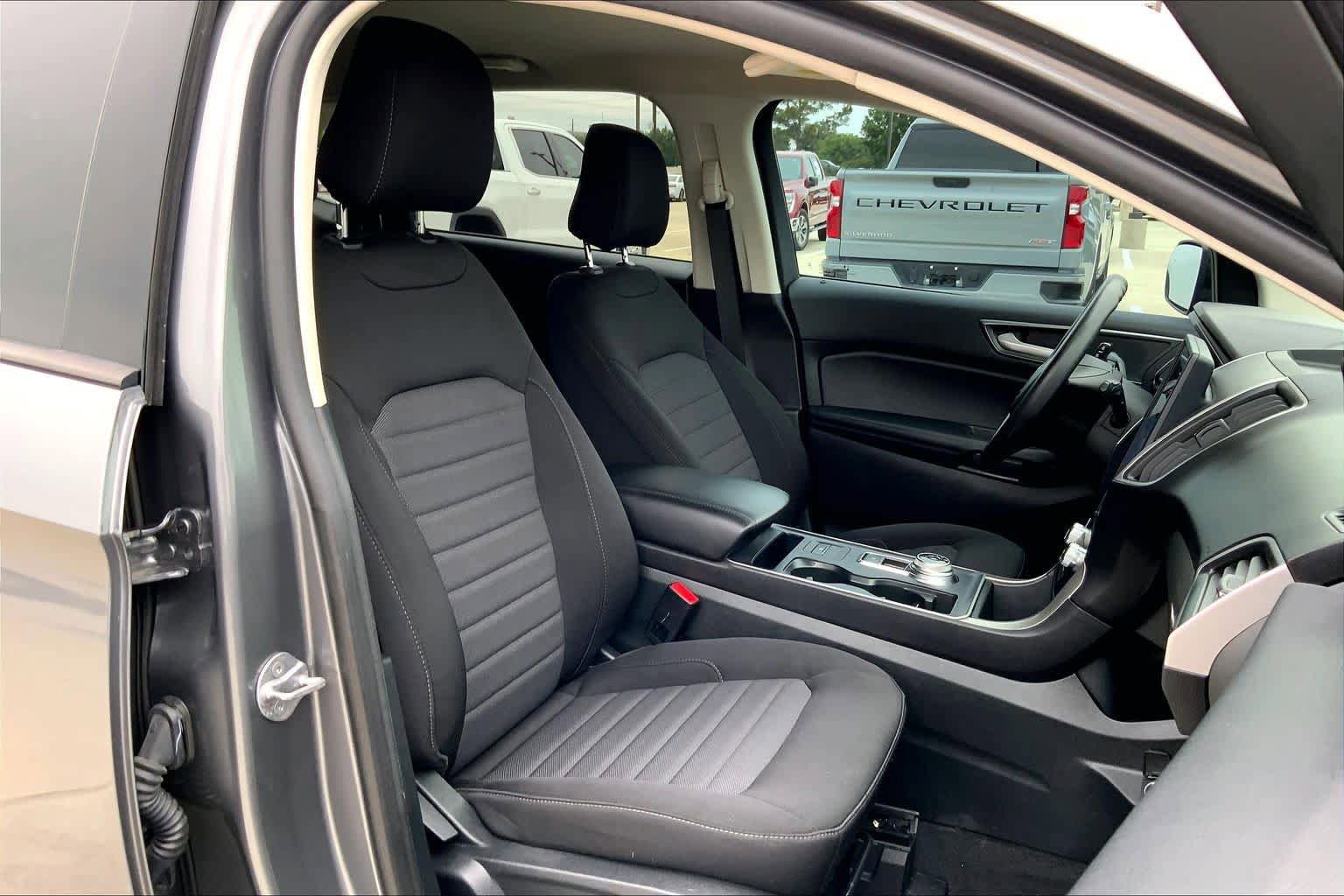 Used 2024 Ford Edge SE w/ Black Appearance Package AWD/4WD image 8