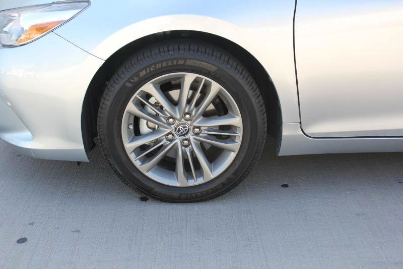 Used 2017 Toyota Camry SE FWD image 35