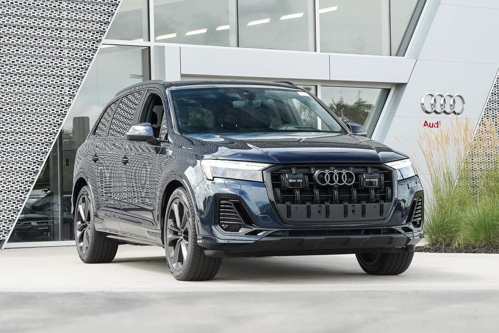 New 2025 Audi Q7 3.0T Prestige image 1