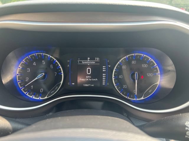Used 2019 Chrysler Pacifica Touring-L FWD image 12