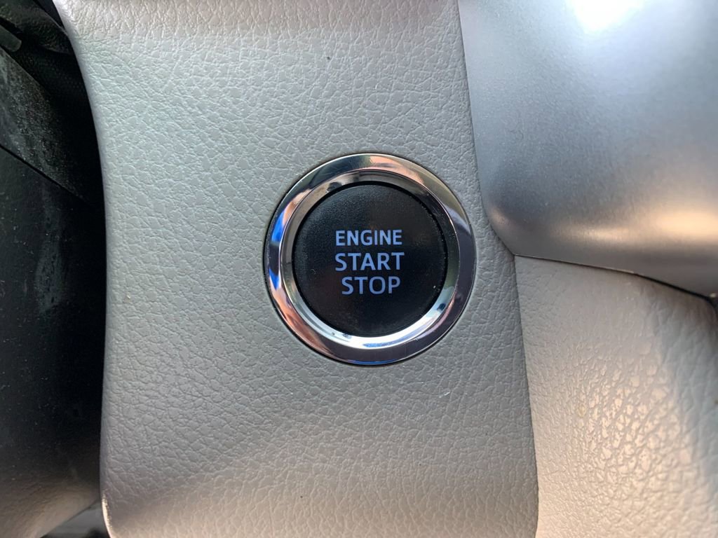 Used 2019 Toyota Highlander Limited image 29