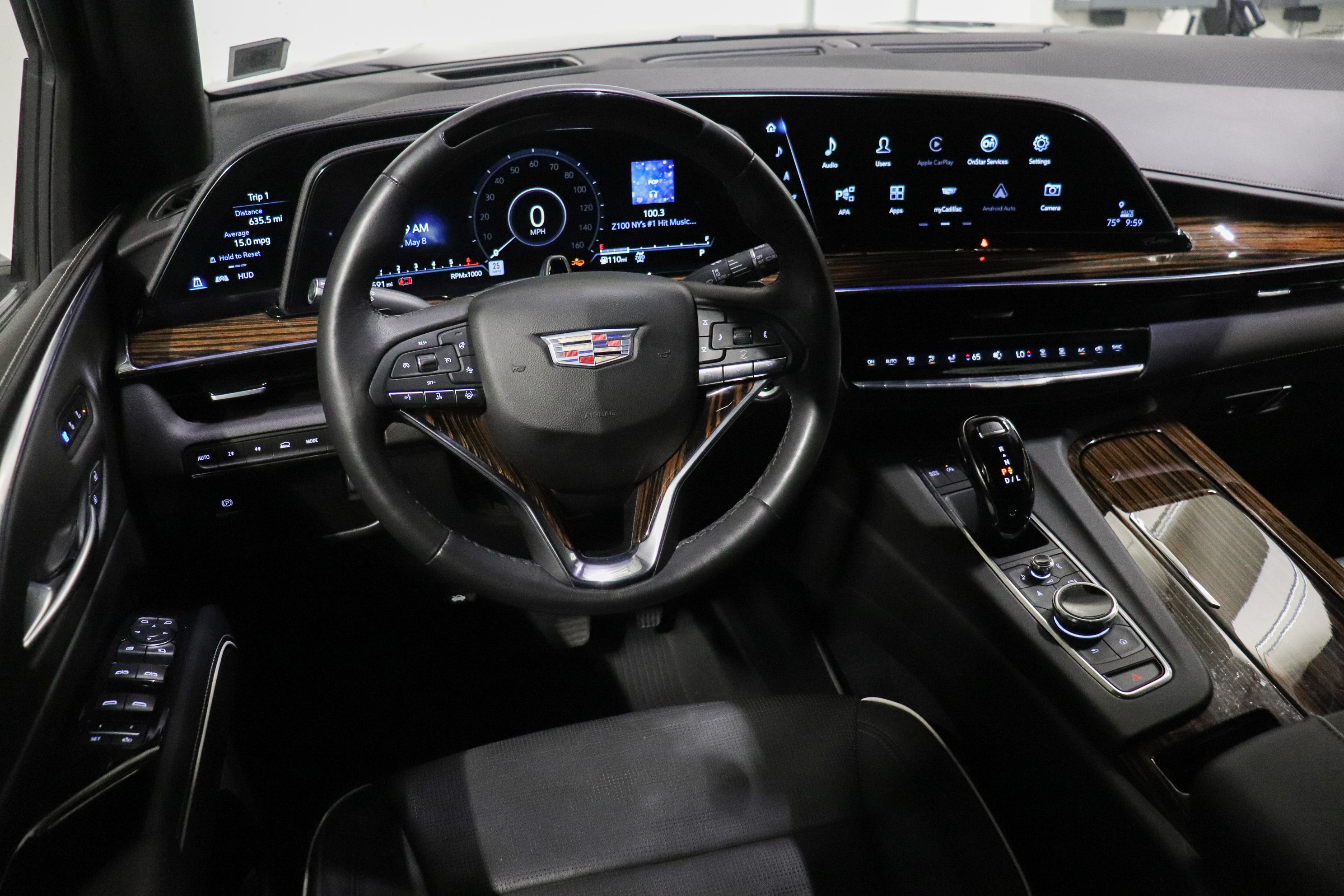 Used 2023 Cadillac Escalade ESV Premium Luxury AWD/4WD image 25