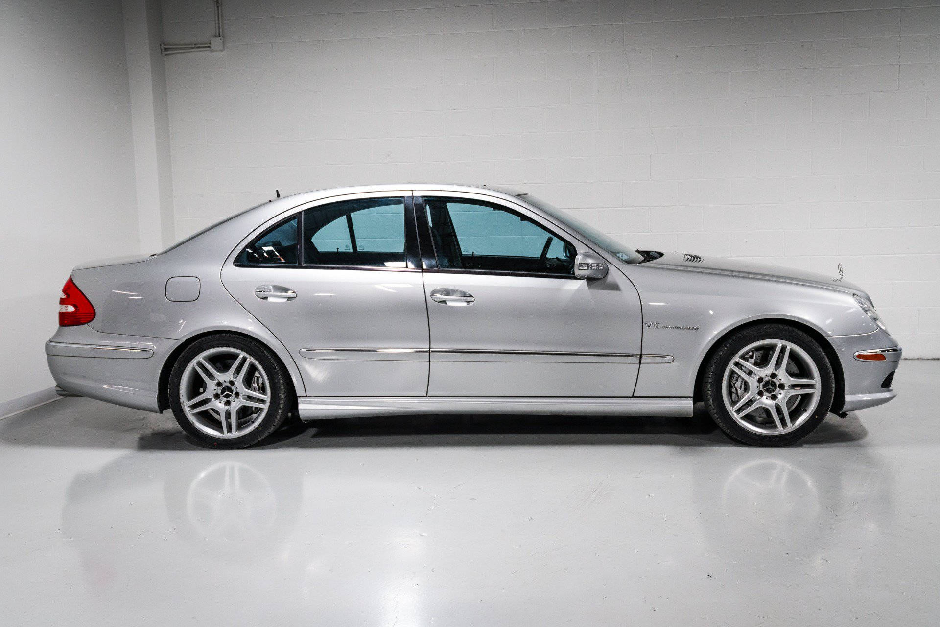 Used 2005 Mercedes-Benz E 55 AMG Sedan image 2