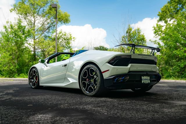 Used 2019 Lamborghini Huracan LP 580-2 RWD image 36