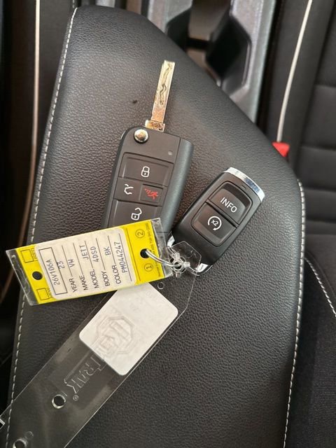 Certified 2023 Volkswagen Jetta Sport image 33