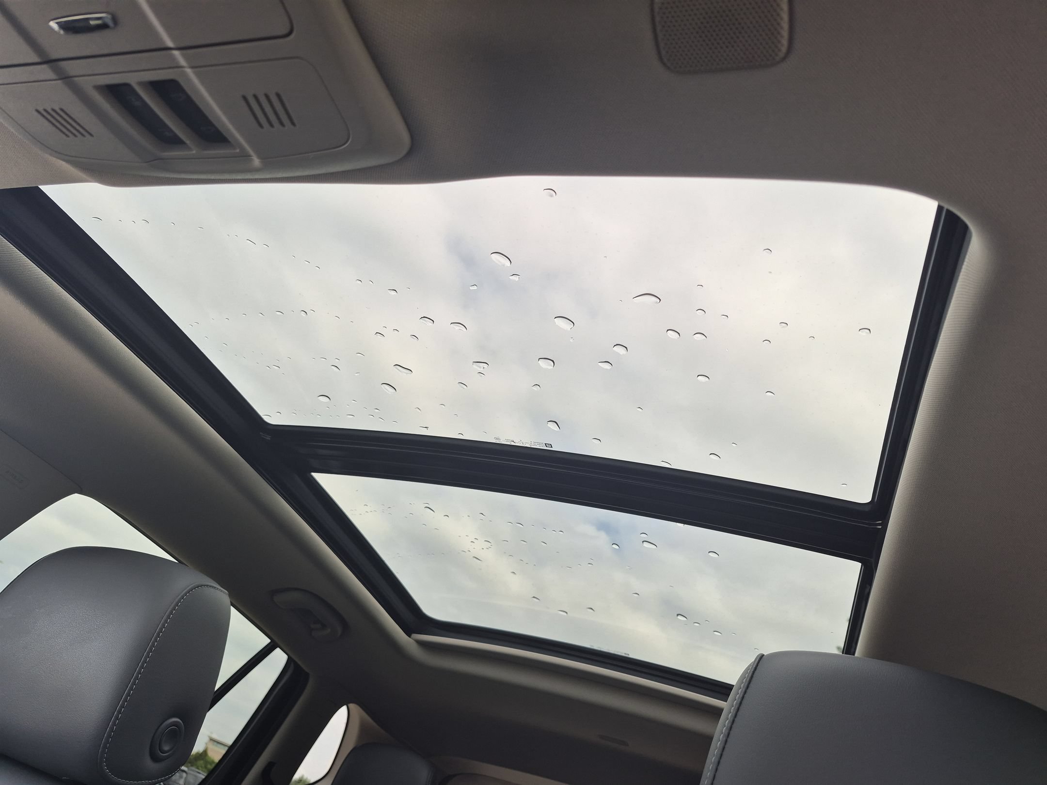 Used 2020 Buick Envision Essence FWD image 26