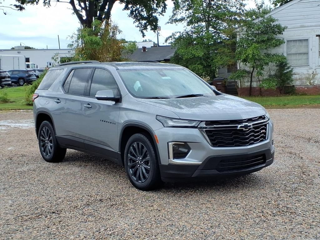 Used 2023 Chevrolet Traverse RS