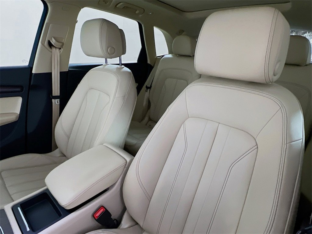 Used 2022 Audi Q5 2.0T Premium w/ Convenience Package image 11