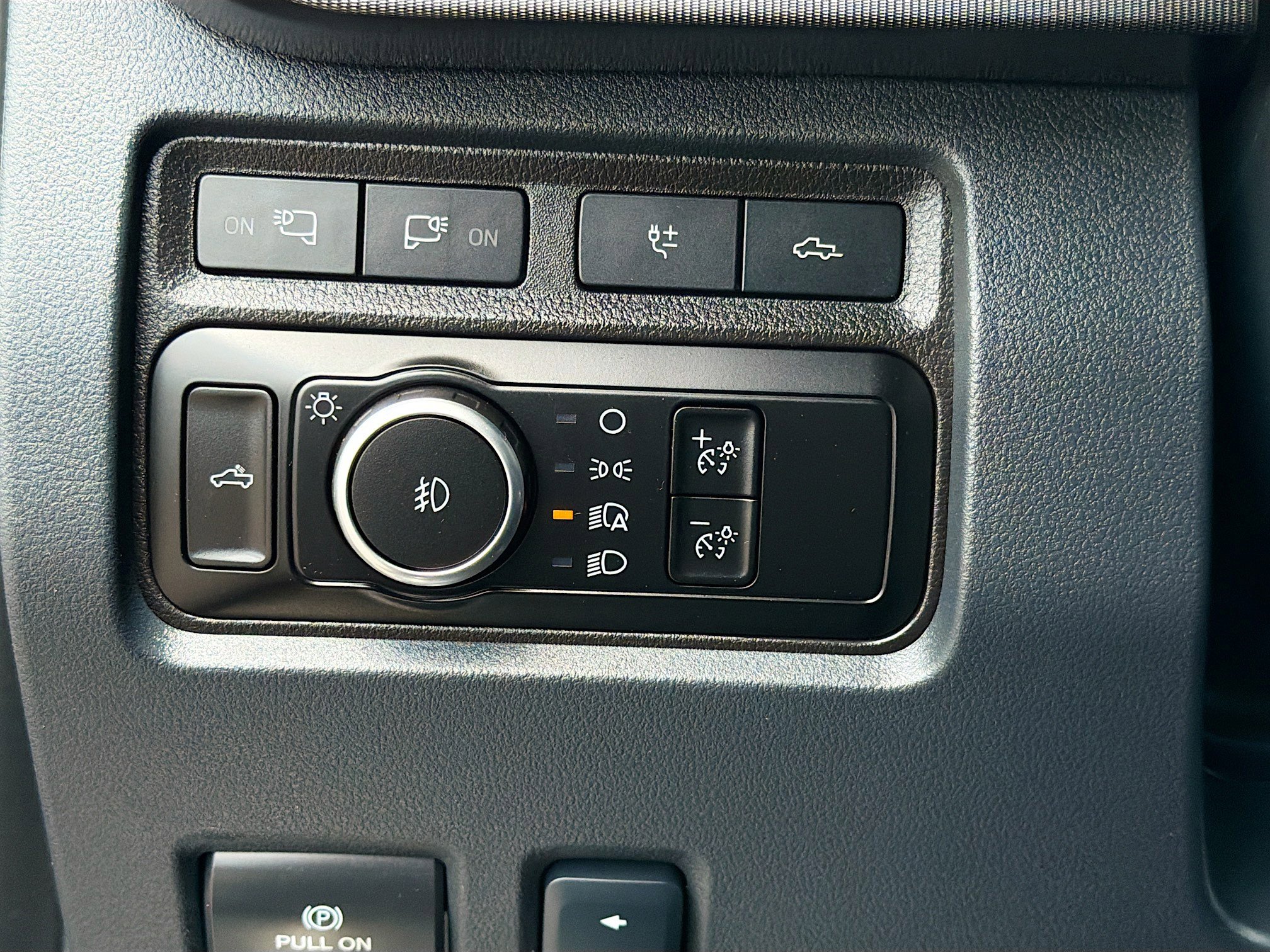 Used 2024 Ford F350 Platinum image 33