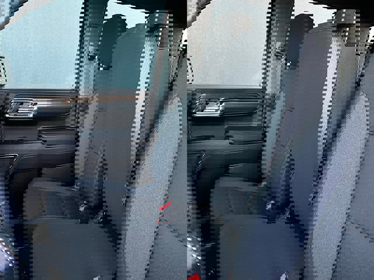 Used 2025 Chevrolet Silverado 1500 LT image 12