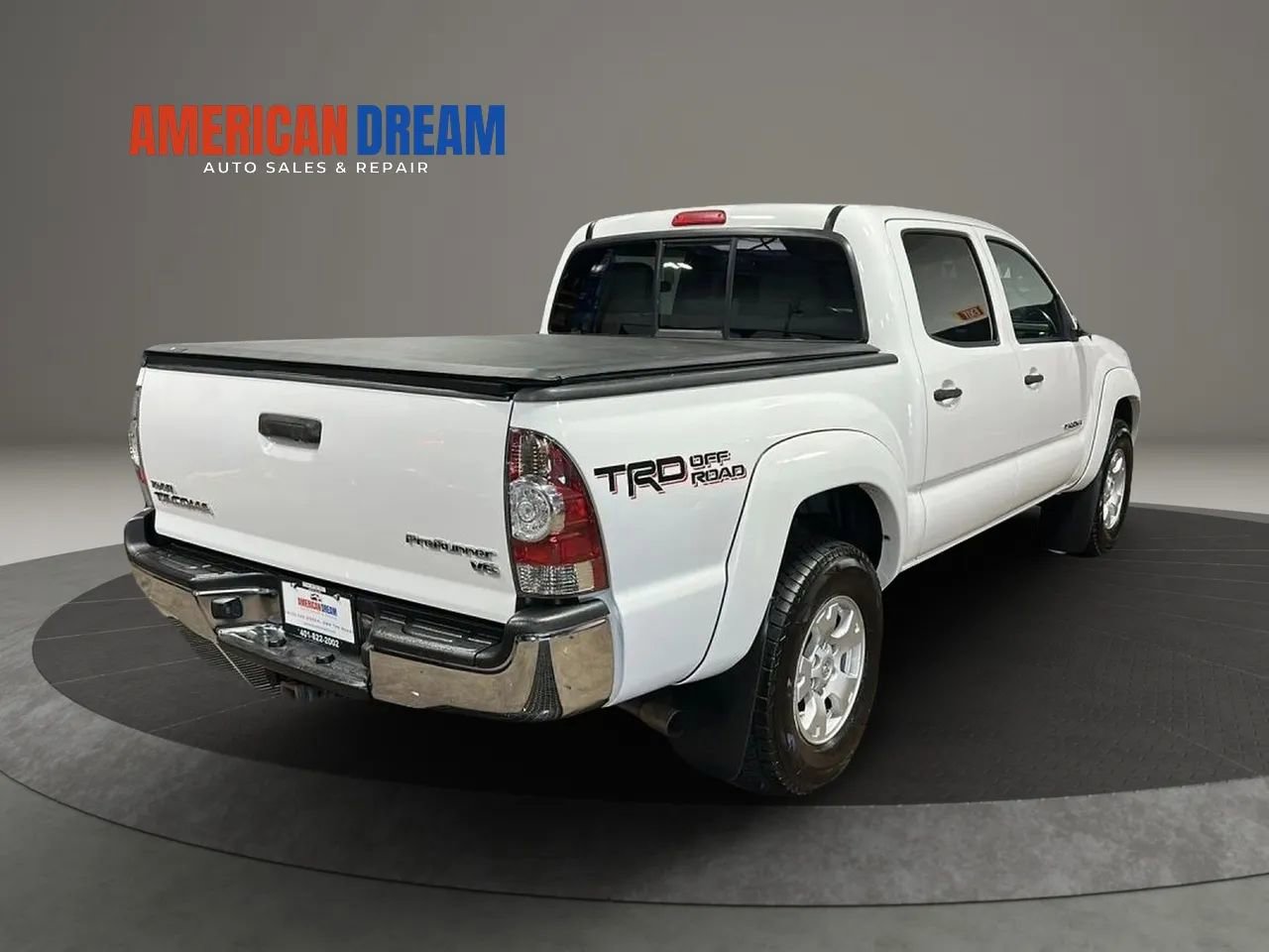 Used 2015 Toyota Tacoma PreRunner w/ TRD Off-Road Package RWD image 5