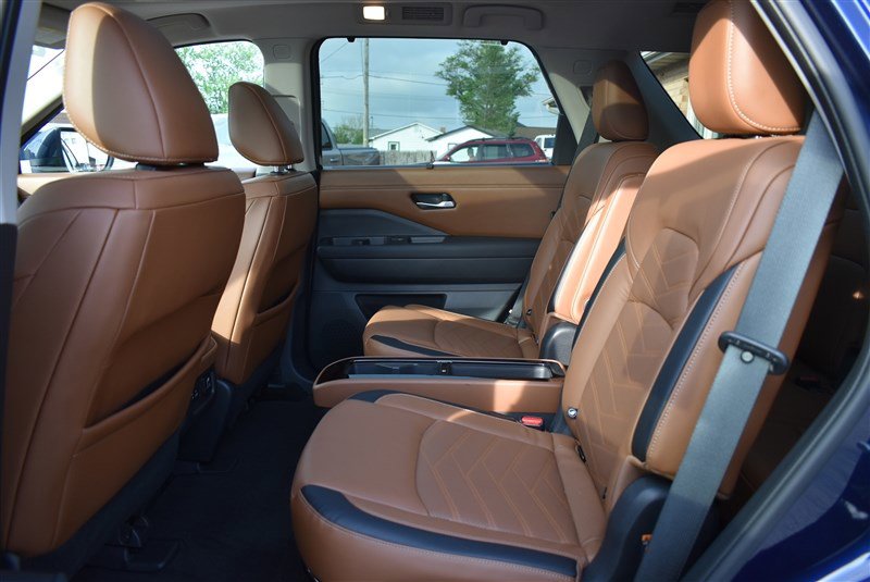 Used 2022 Nissan Pathfinder Platinum w/ Cargo Package image 25