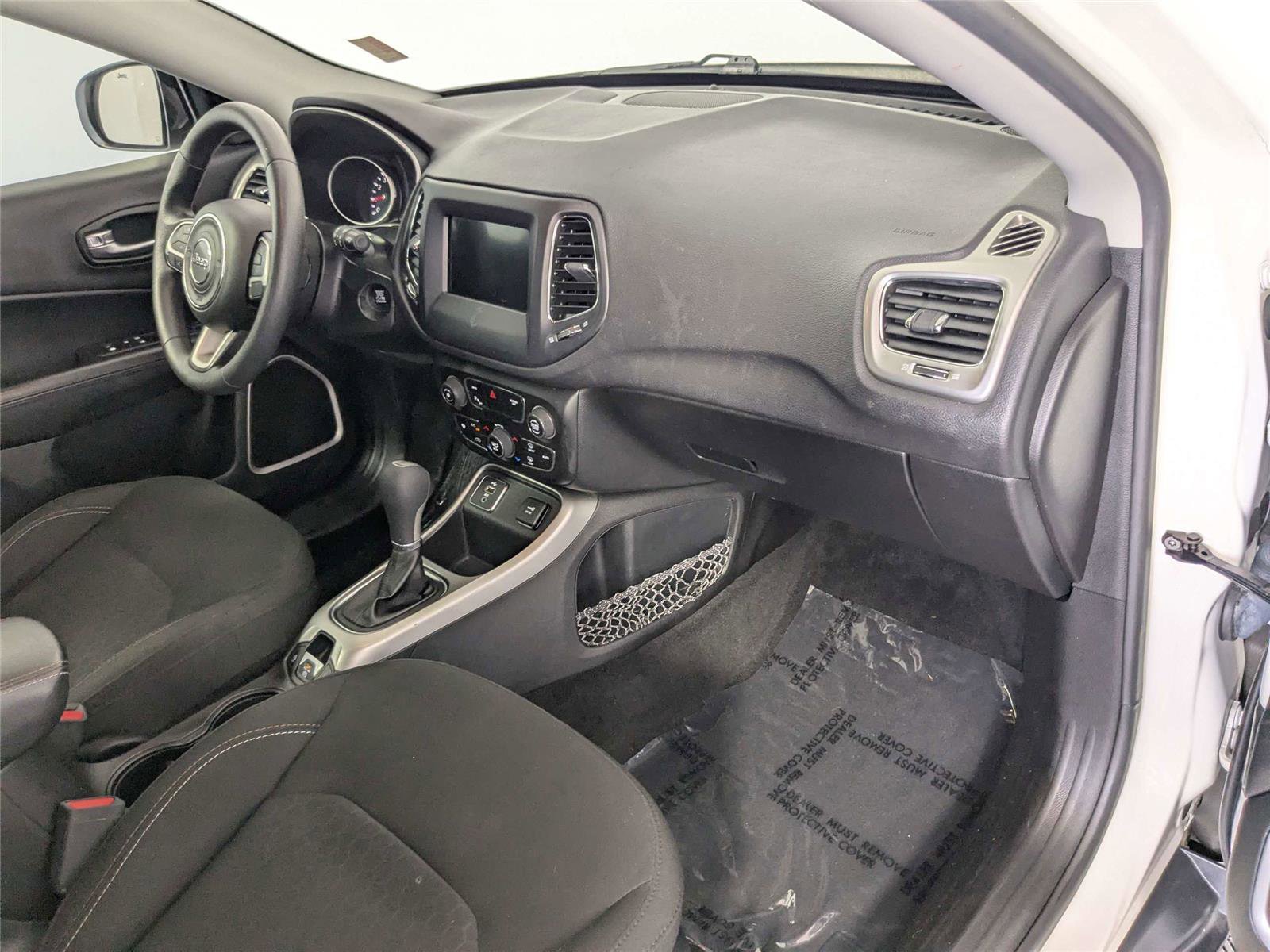 Used 2018 Jeep Compass Sport w/ Tech Group FWD image 29