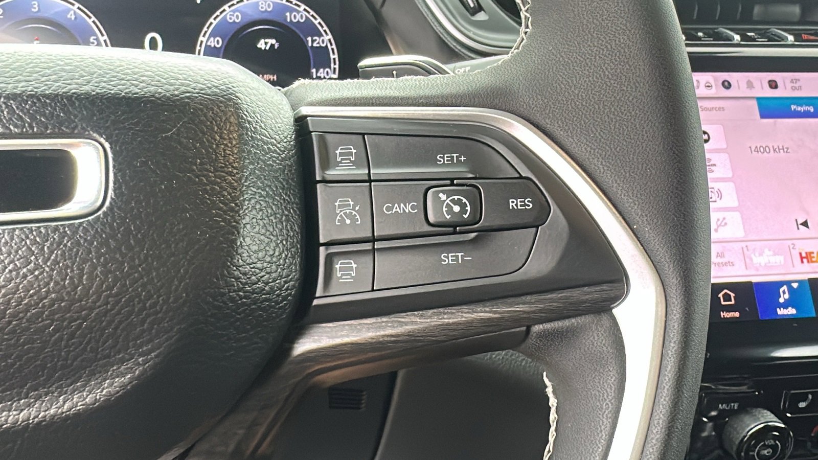 Used 2025 Jeep Grand Cherokee Limited w/ Trailer Tow Package image 18