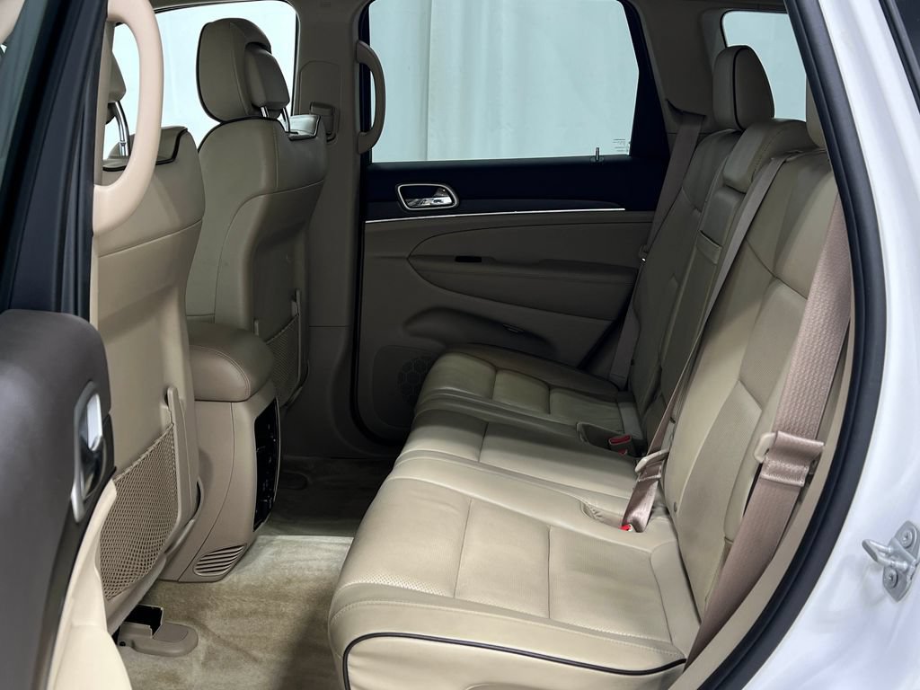 Used 2018 Jeep Grand Cherokee Overland AWD/4WD image 32