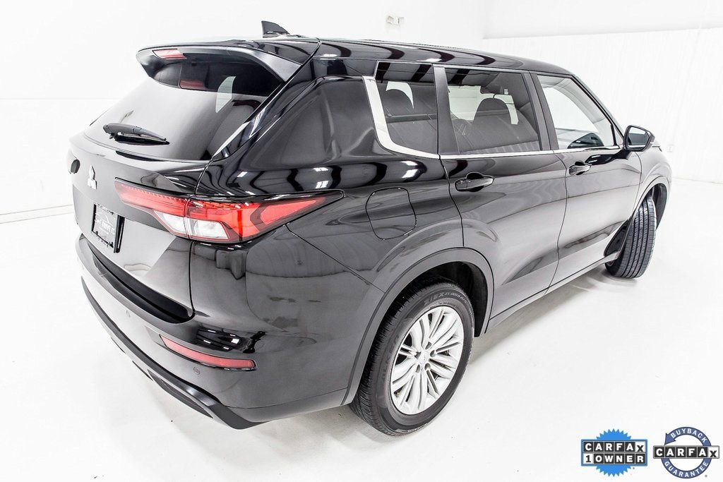 Used 2024 Mitsubishi Outlander ES image 6