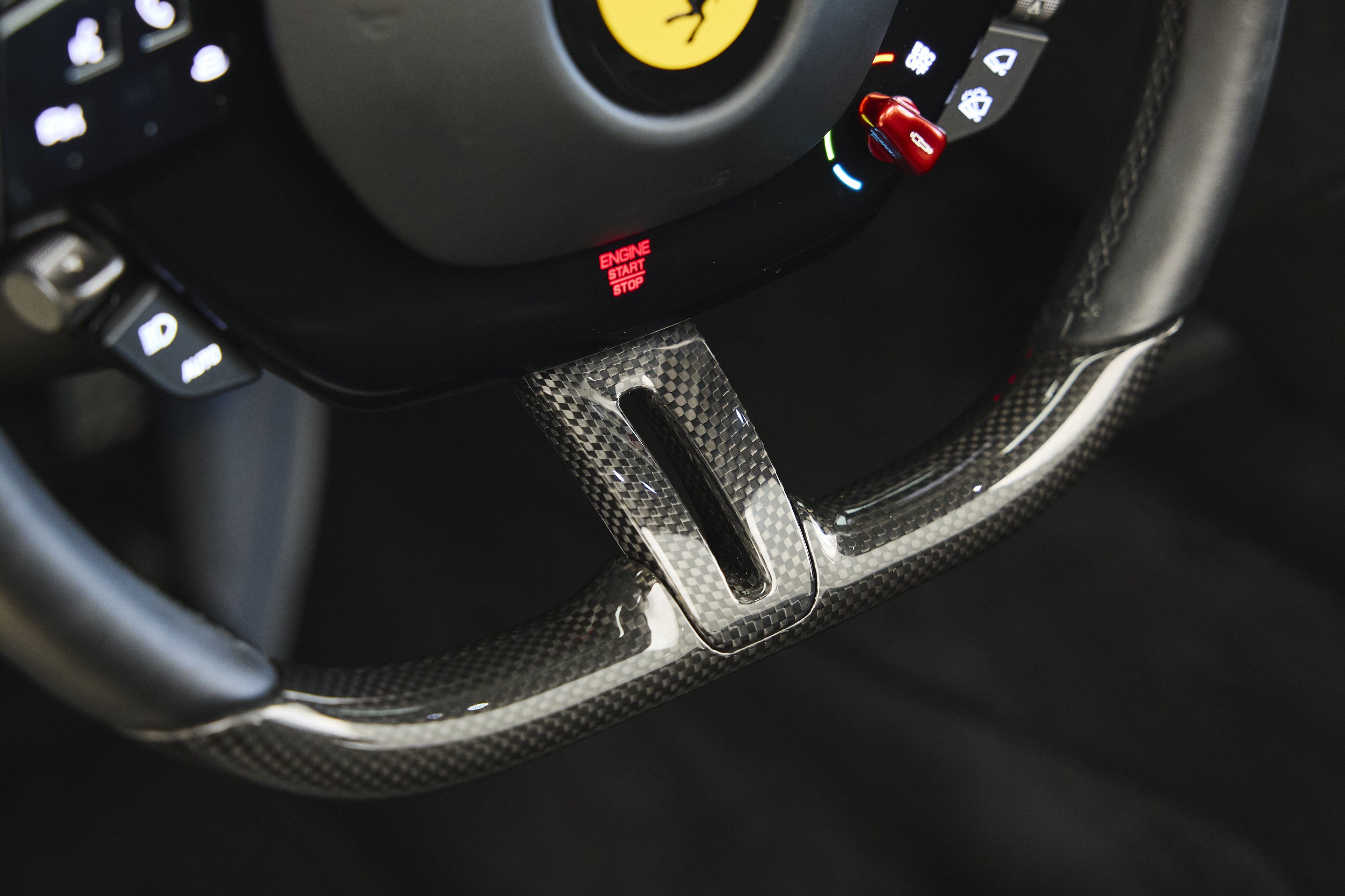 Used 2024 Ferrari Roma Spider RWD image 31