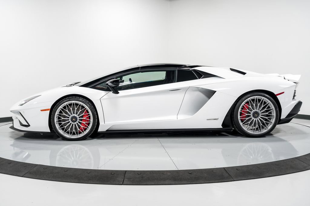 Used 2018 Lamborghini Aventador S image 43