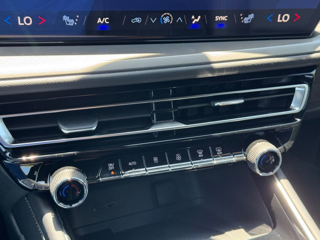 New 2026 Chevrolet Traverse LT w/ Enhanced Driving Package FWD image 14