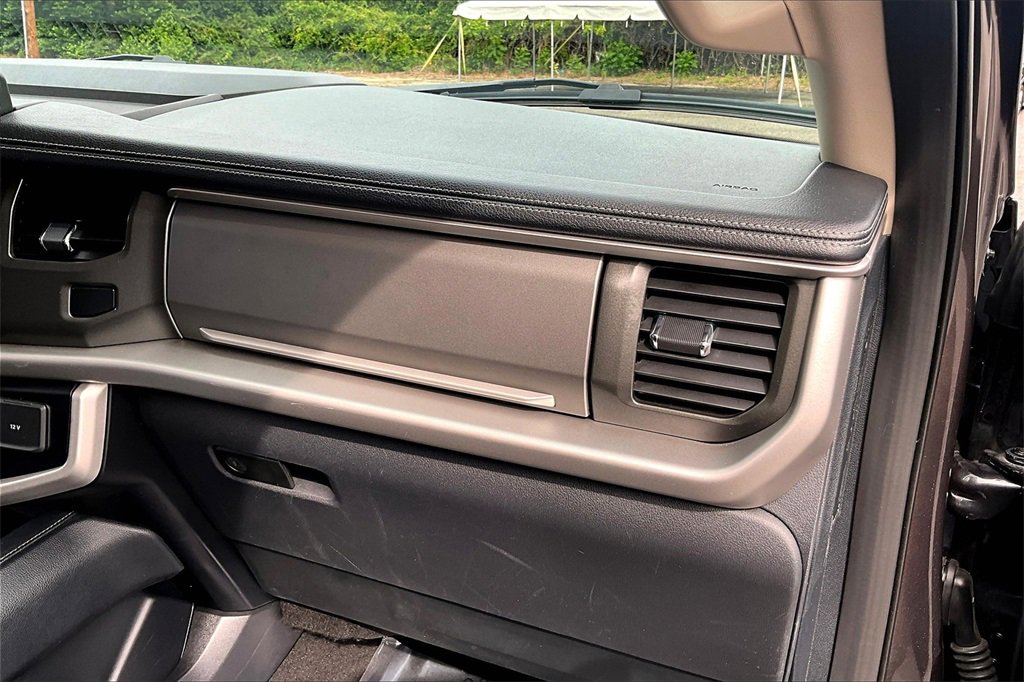 Used 2024 Ford Expedition XLT image 25
