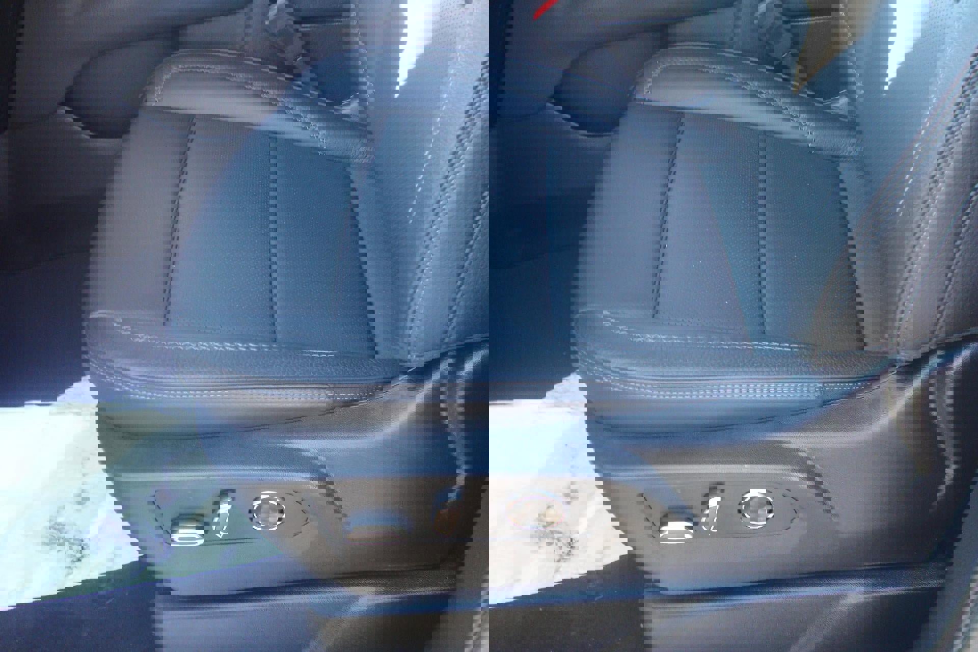 Used 2024 GMC Yukon XL Denali w/ LPO, Floor Liner Package image 9