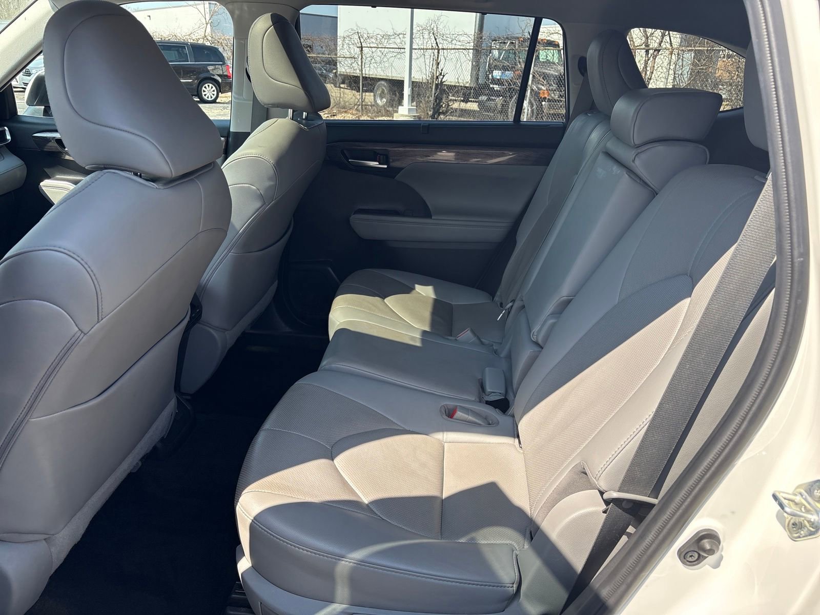 Used 2020 Toyota Highlander Limited image 23