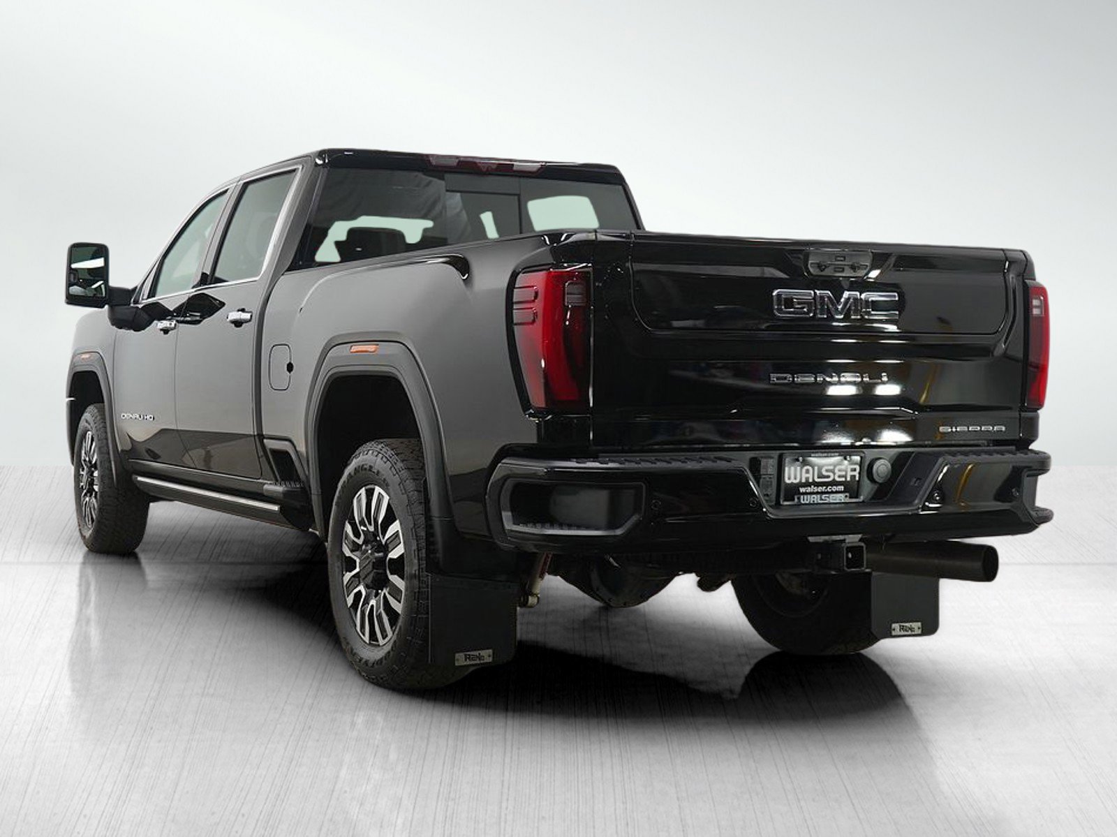 Used 2024 GMC Sierra 3500 Denali Ultimate image 3
