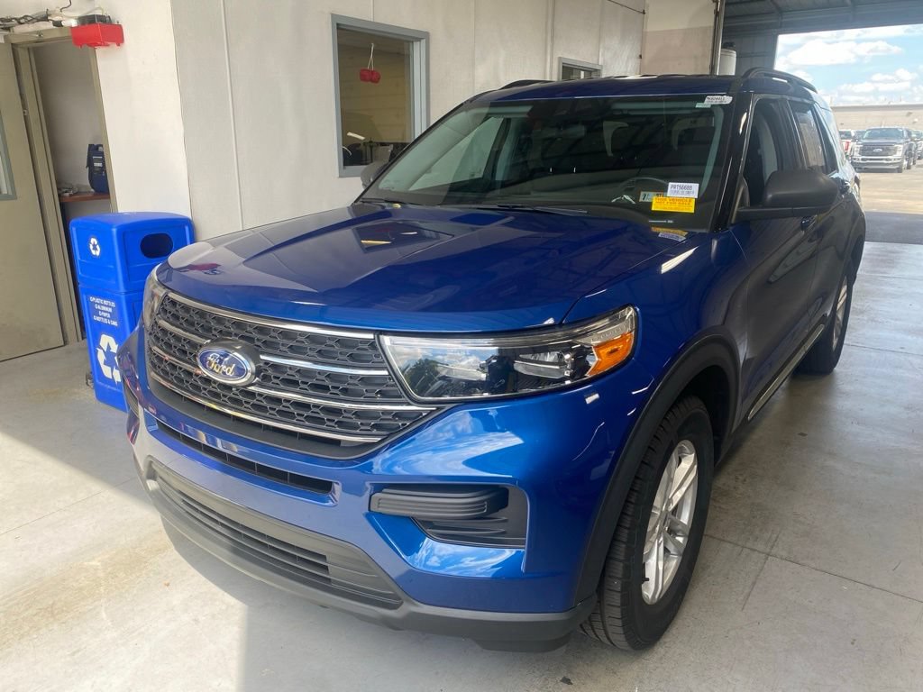 Certified 2022 Ford Explorer XLT AWD/4WD image 2