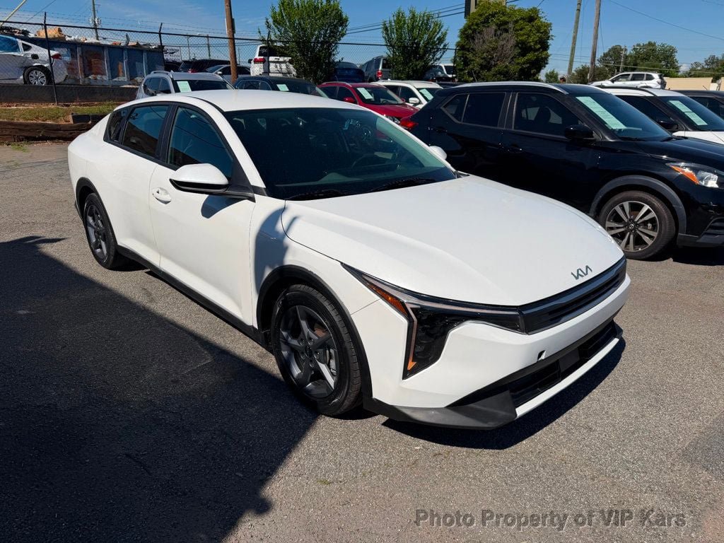 Used 2025 Kia K4 FWD image 3