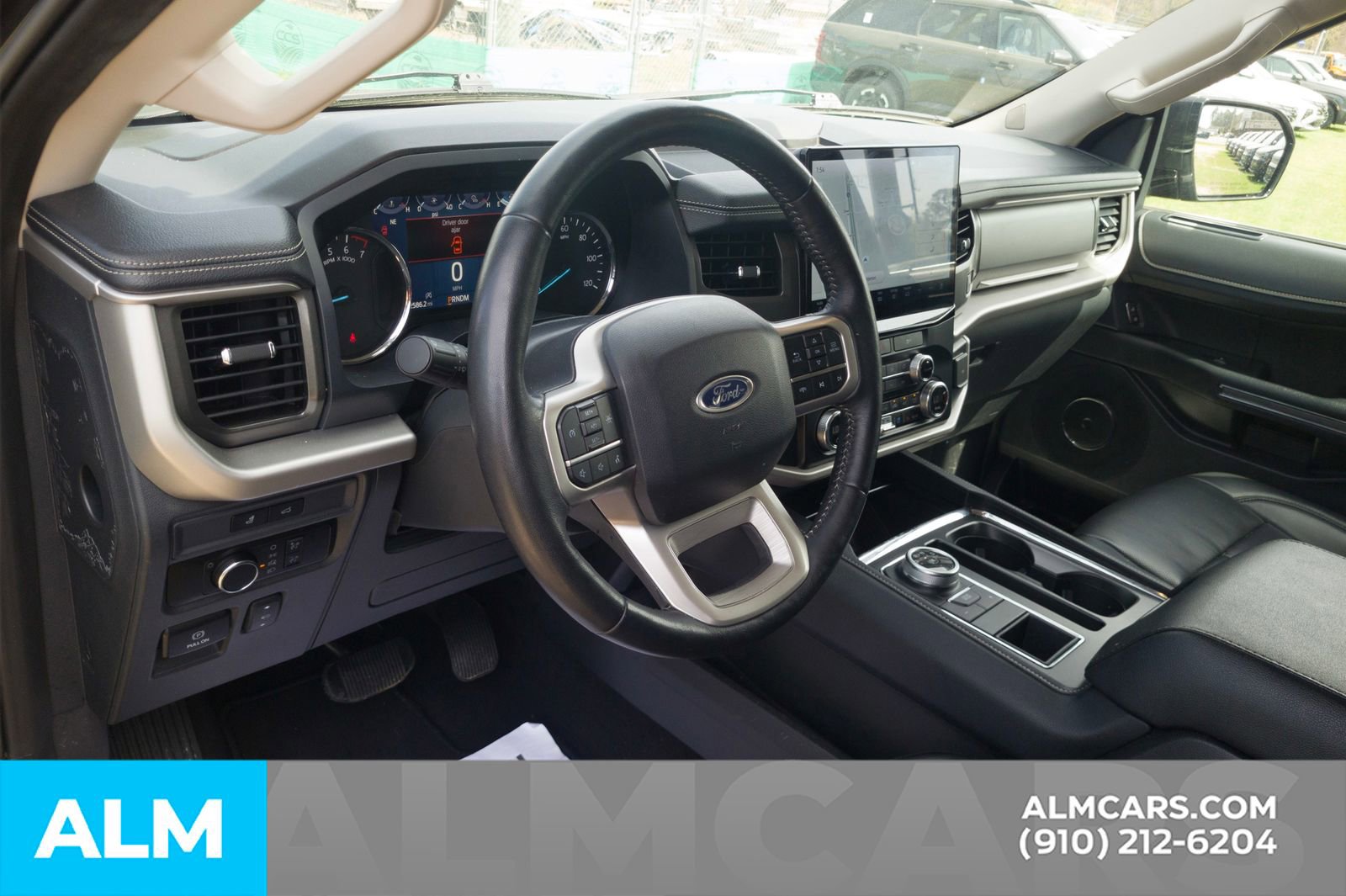 Used 2024 Ford Expedition XLT RWD image 16