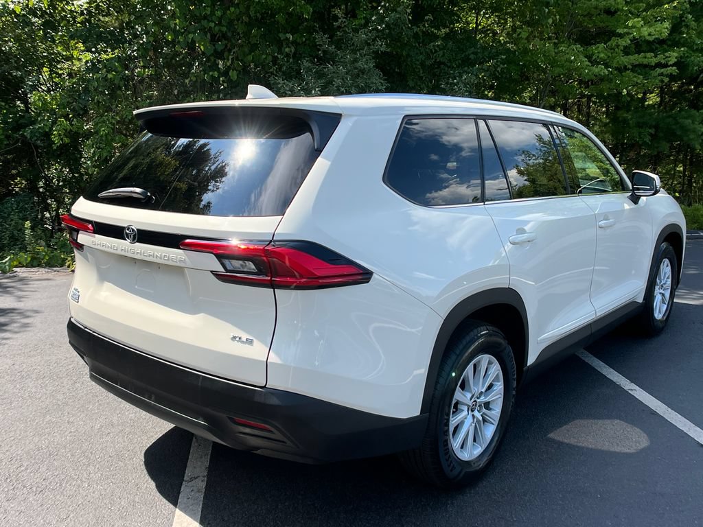 Certified 2024 Toyota Grand Highlander AWD image 5