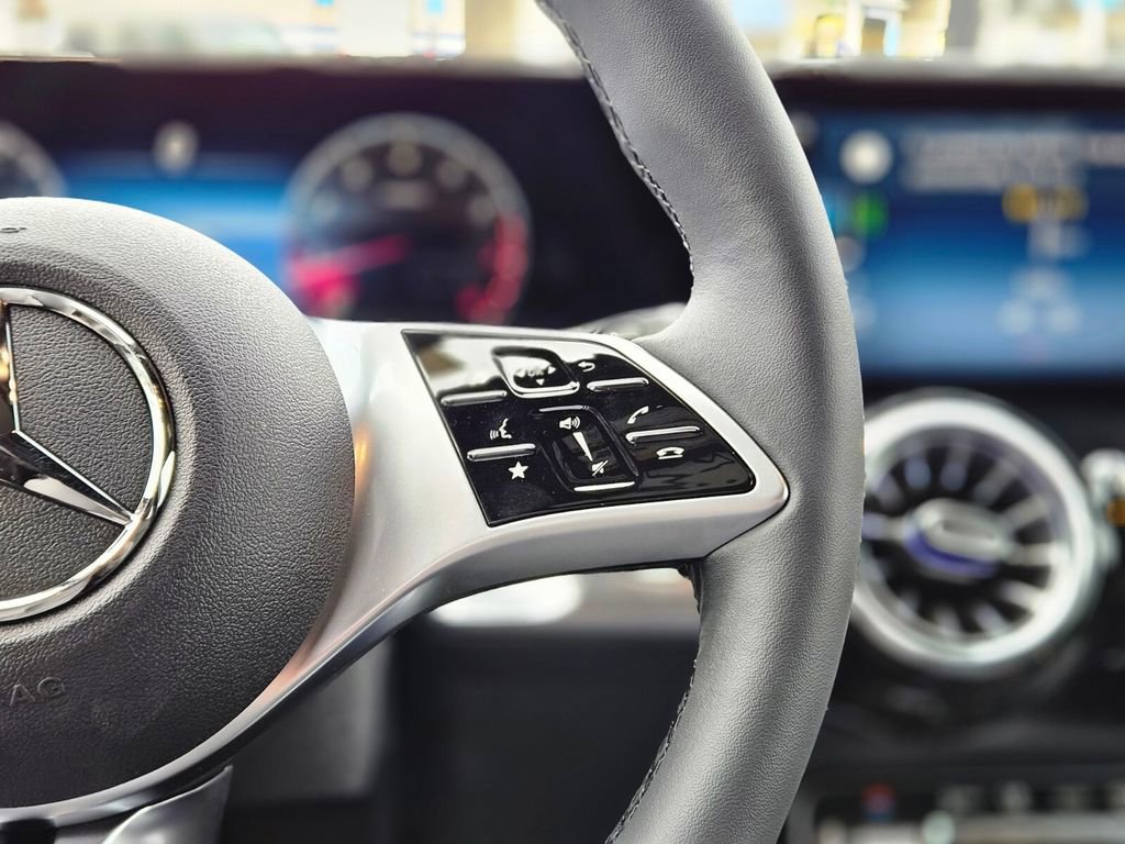 New 2026 Mercedes-Benz GLB 250 4MATIC image 25