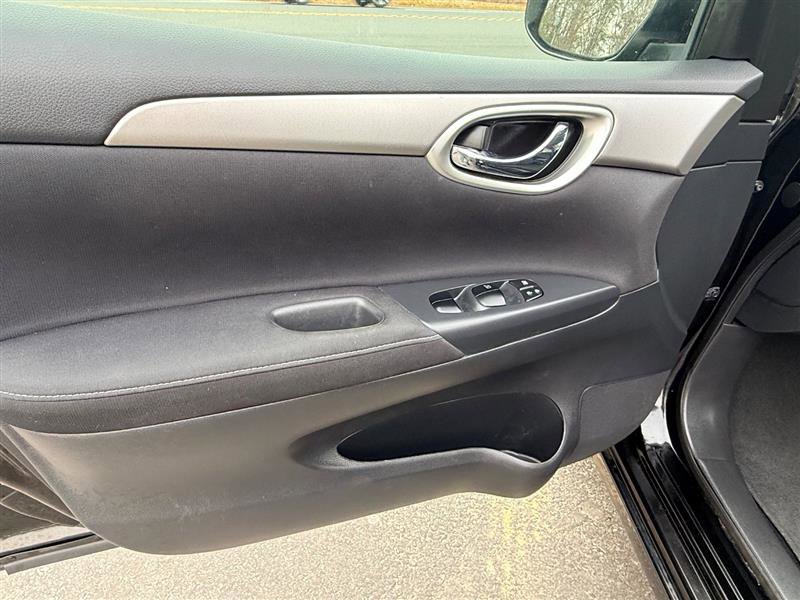 Used 2015 Nissan Sentra S image 10