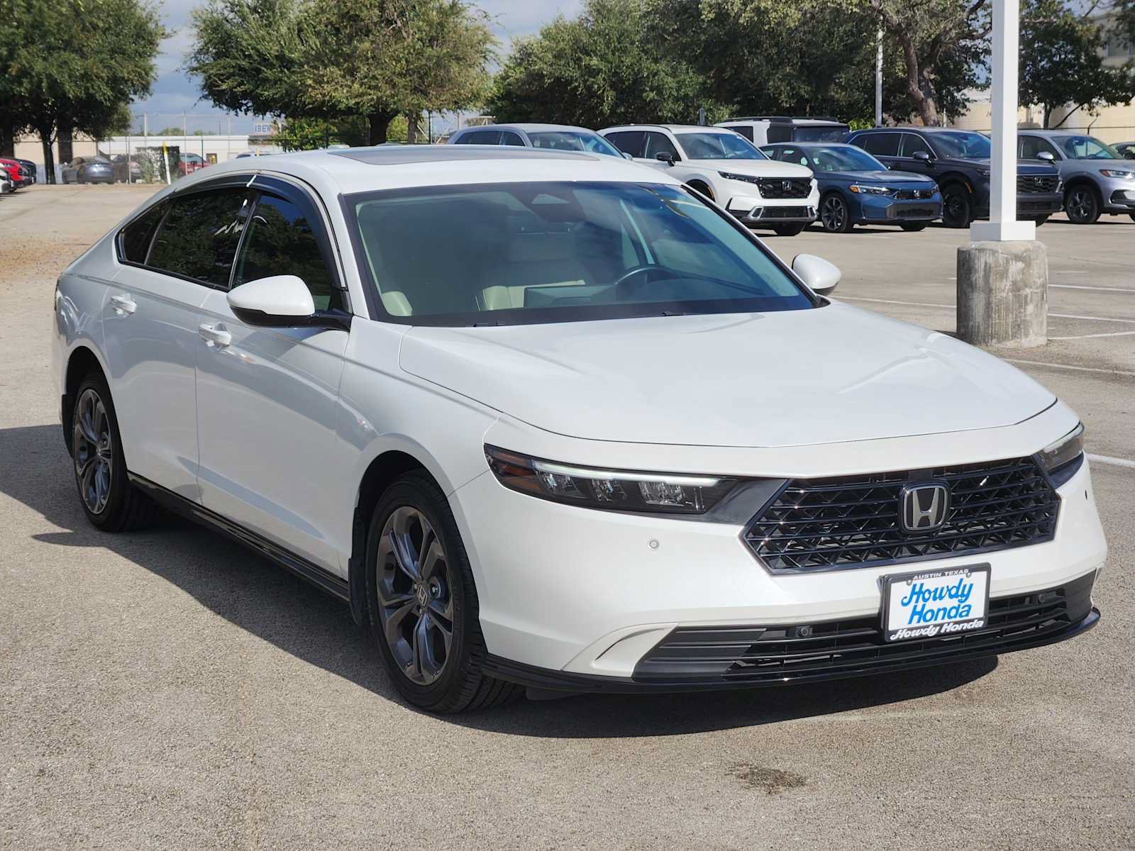 Used 2024 Honda Accord EX-L image 3