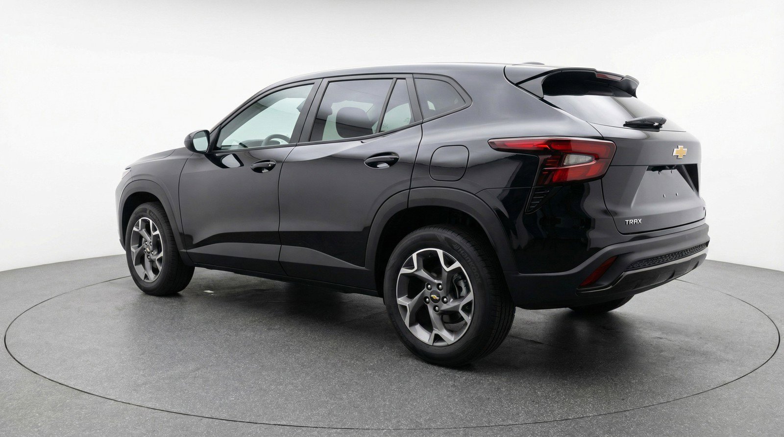 Used 2025 Chevrolet Trax LT w/ LT Convenience Package image 6