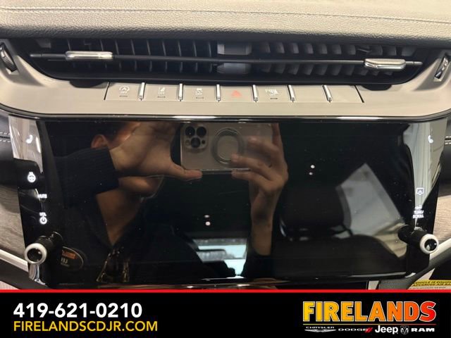 New 2026 Jeep Grand Cherokee Altitude image 13