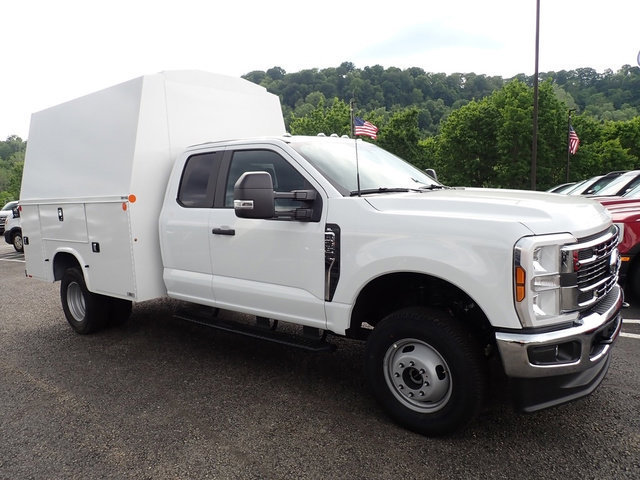 New 2026 Ford F350 XL w/ XL Chrome Package AWD/4WD image 10