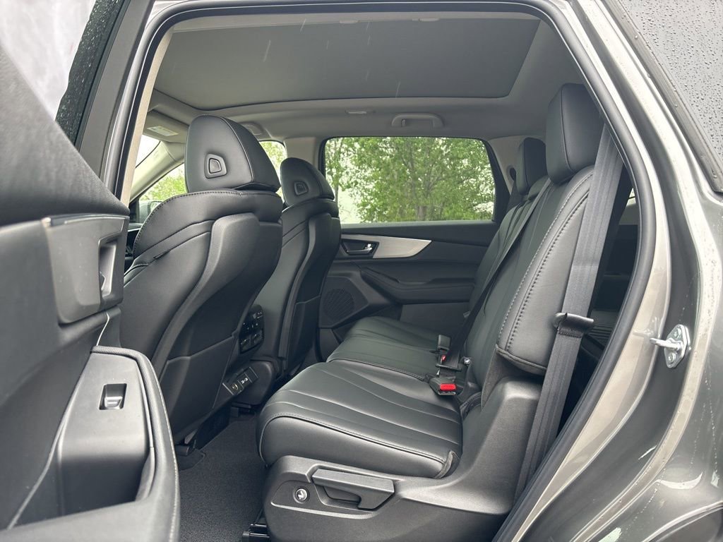 Used 2024 Acura MDX SH-AWD image 10