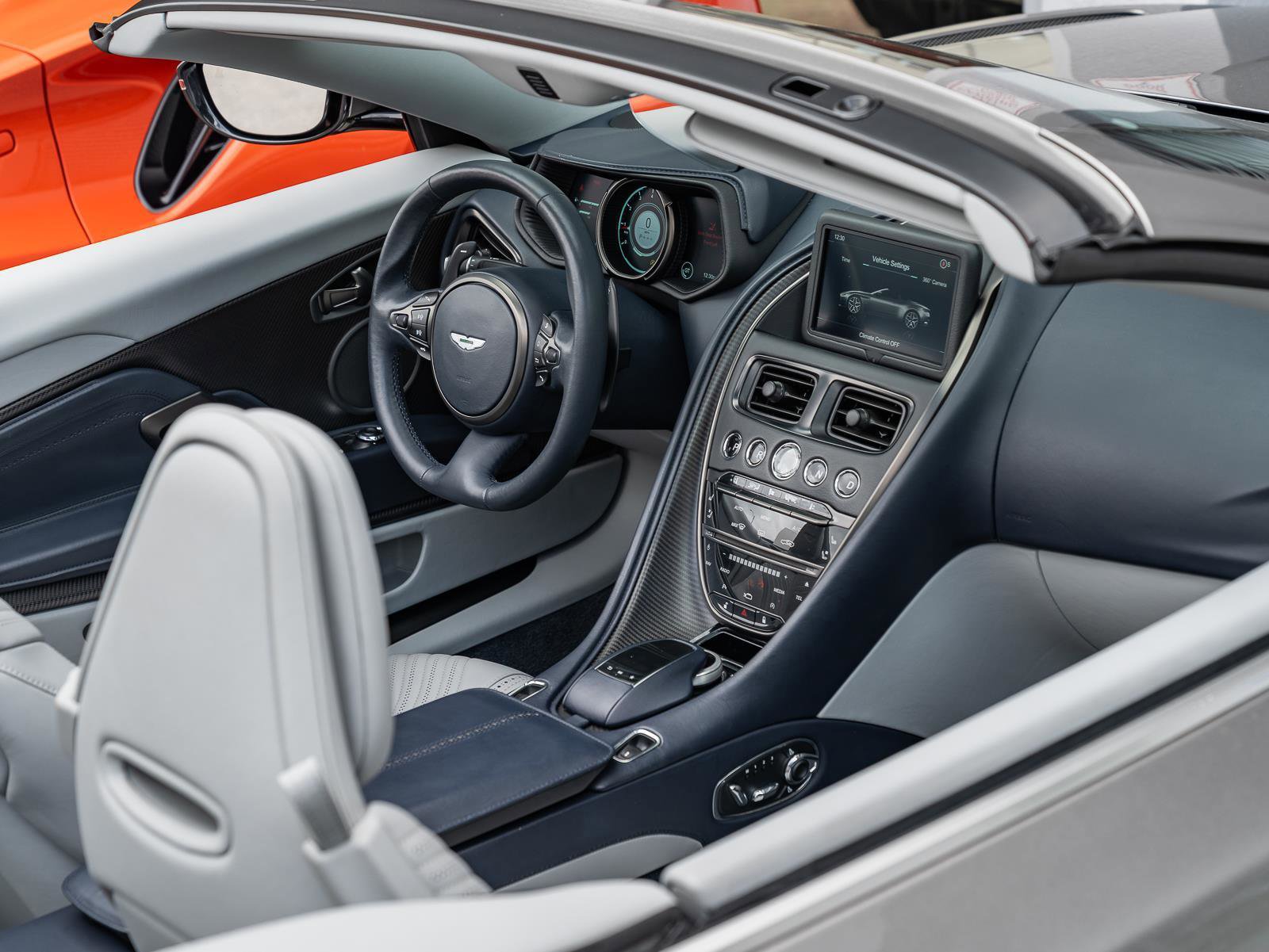 Used 2020 Aston Martin DB11 Volante image 12