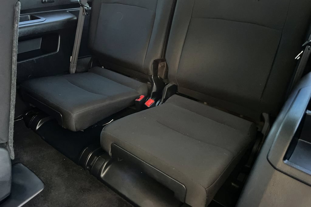 Certified 2018 Toyota 4Runner SR5 AWD/4WD image 17