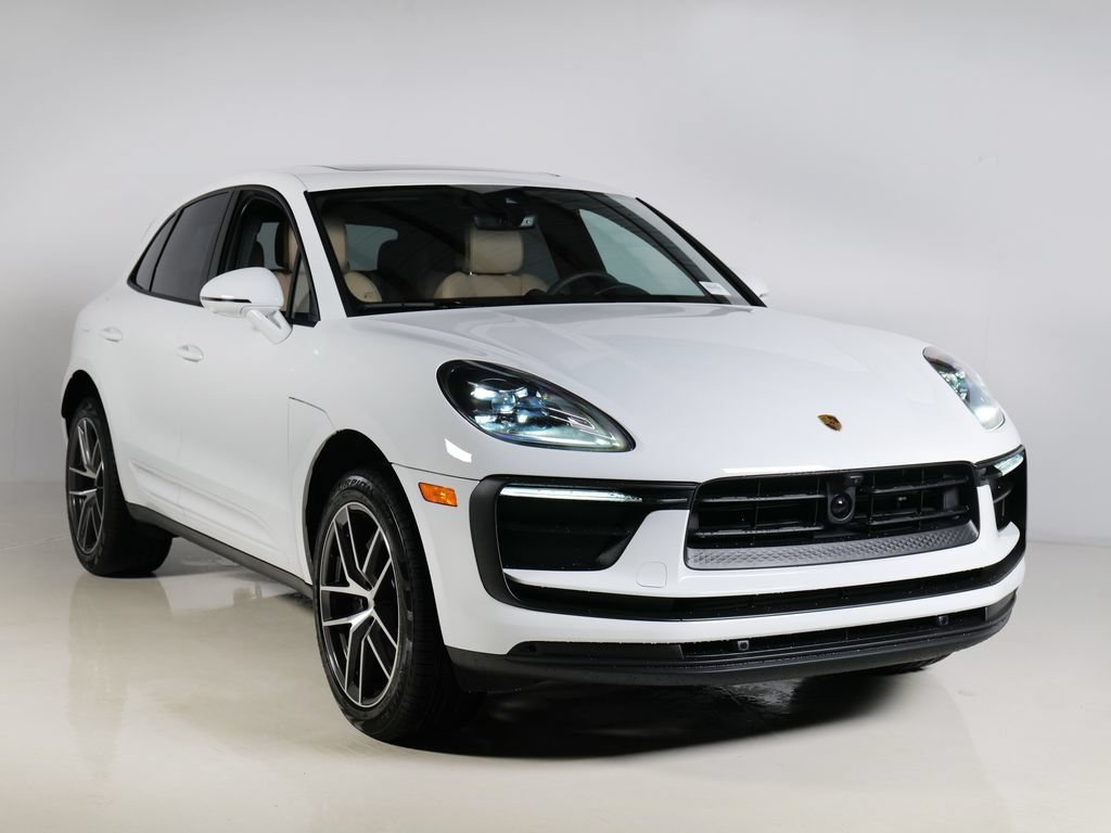 Certified 2026 Porsche Macan AWD/4WD image 18