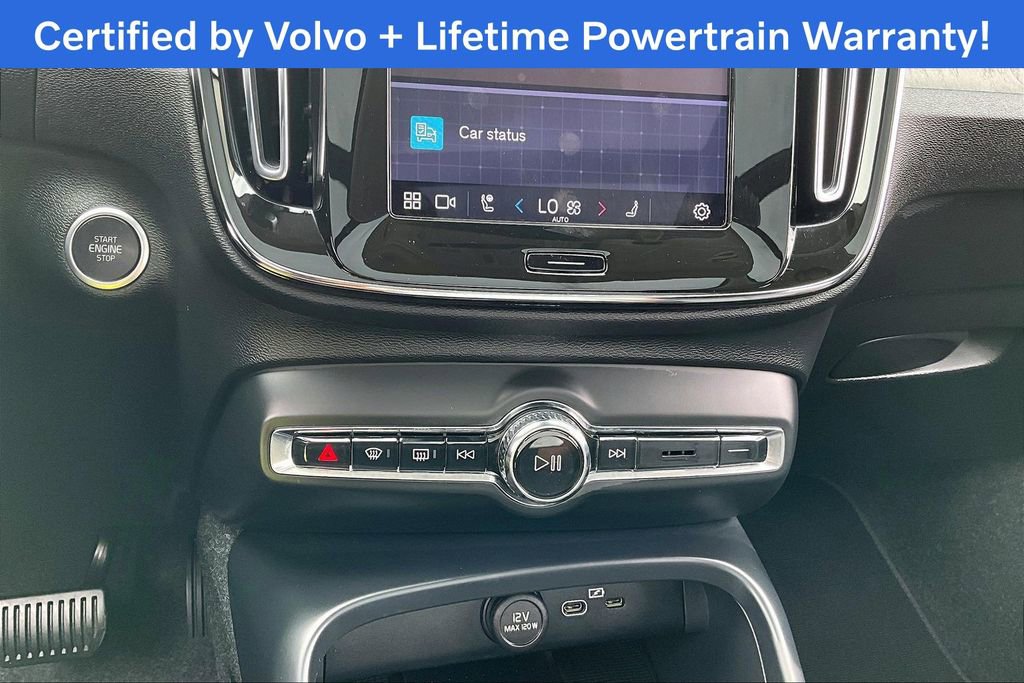 Used 2025 Volvo XC40 B5 Plus image 41